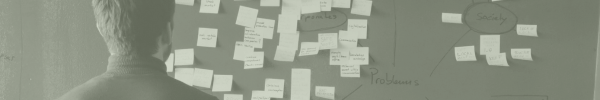 Brainstorming fait avec des pense-bêtes