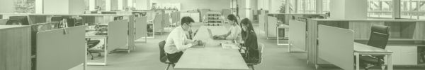 Travailleurs dans un bureau