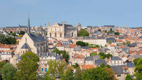Faut-il investir dans les « petites villes de demain » ?